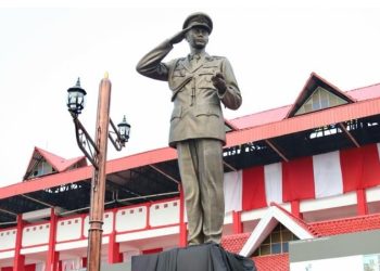 Foto Monumen Jenderal Hoegeng