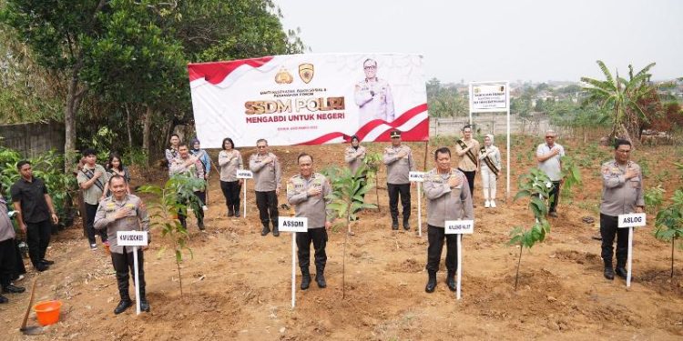 Polri Memulai Kegiatan Bakti Sosial, Bakti Kesehatan, dan Penanaman Pohon di Gunung Sindur