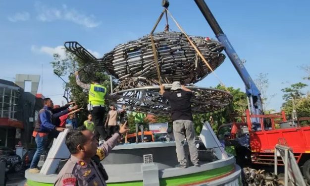 Inovasi Polri Buat Patung Ikan dari Knalpot Brong di Pati