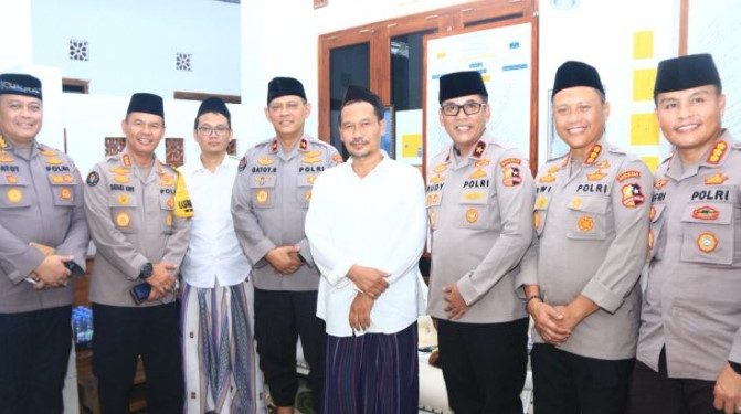 Gus Baha Berikan Pujian Kinerja Polri dalam Pemilu 2024