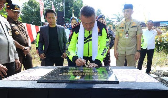 Kapolda Jatim Luncurkan Sumur Bor Presisi dan Bagikan Bantuan di Bangkalan