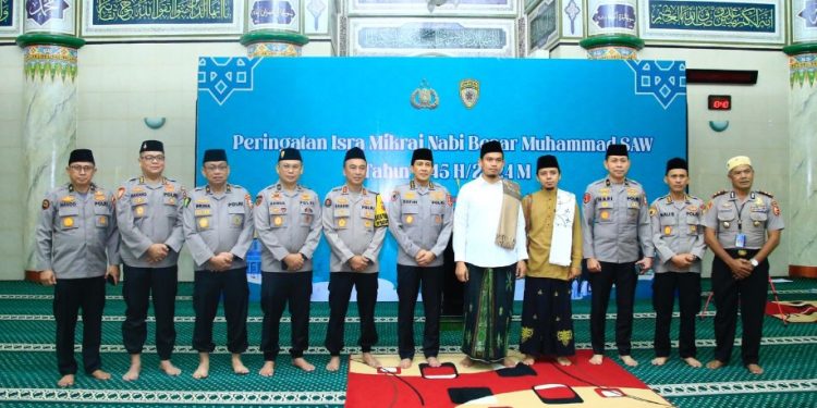 Mabes Polri menyelenggarakan Peringatan Isra Mikraj Nabi Besar Muhammad SAW 1445 H pada hari Selasa (27/2).