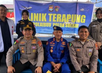 Polairud Polda Sulbar bersama Dokkes Polda Sulbar Mengadakan Klinik Terapung Sebagai Program Unggulan Korpolairud Baharkam Polri