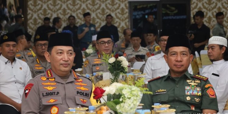 Kapolri dan Panglima TNI Berbuka Puasa Bersama Ulama serta Warga Banten di Polda