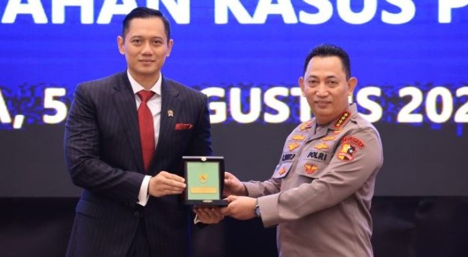 Kapolri Jenderal Polisi Drs. Listyo Sigit Prabowo dan Menteri ATR/BPN, Agus Harimurti Yudhoyono (AHY)