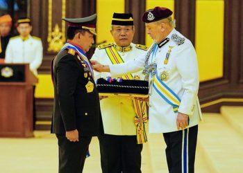 Kapolri Jenderal Listyo Sigit Prabowo menerima penghargaan PGPP dari Malaysia