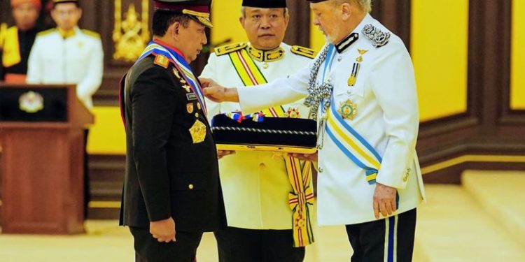 Kapolri Jenderal Listyo Sigit Prabowo menerima penghargaan PGPP dari Malaysia