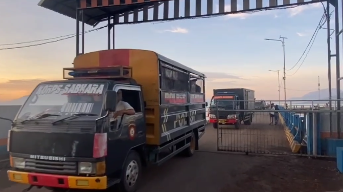 bantuan kemanusiaan Kapolri Jenderal Polisi Listyo Sigit Prabowo Flores Timur