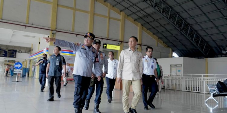 Direktur Jenderal Perhubungan Darat Kementerian Perhubungan, Aan Suhanan, melakukan kunjungan kerja di Jawa Timur