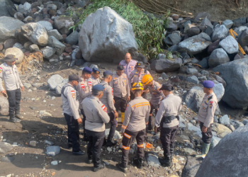 Tim K9 Search and Rescue di Nagakeo Nusa Tenggara Timur